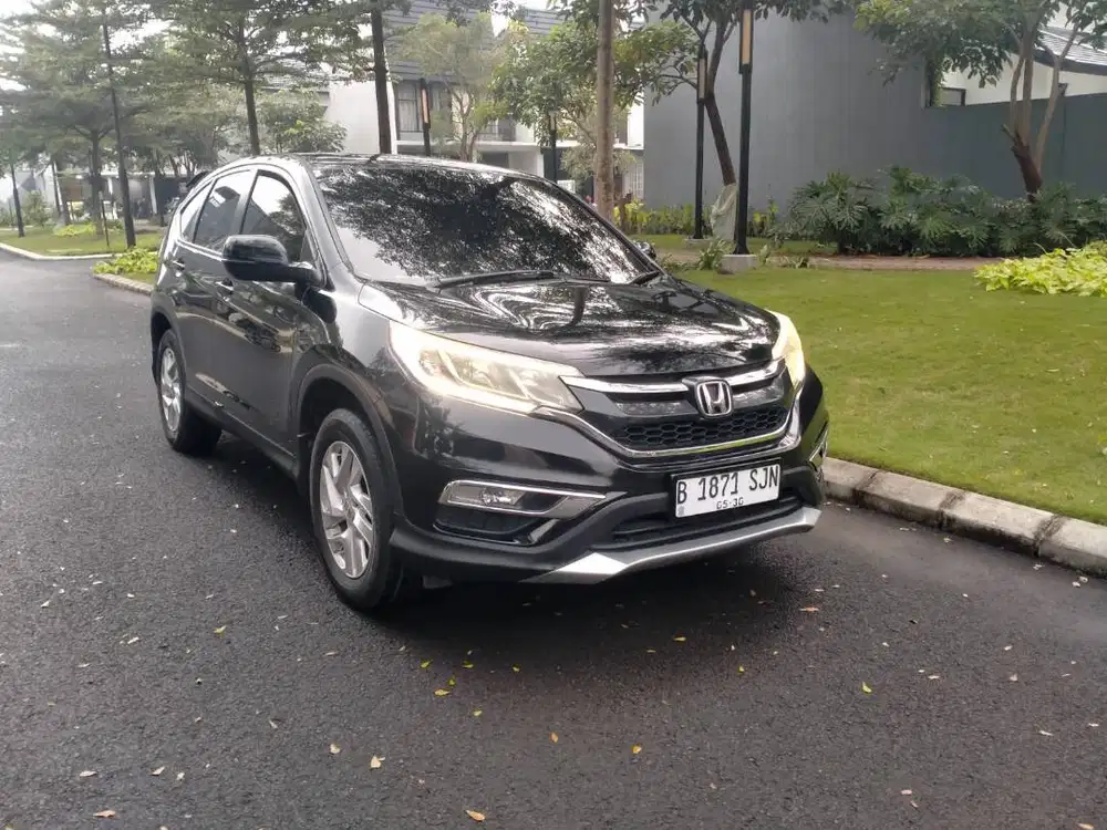 Honda CR-V 2.0 AT (2015)