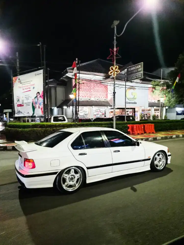 BMW E36 318i MT Tahun 1997 Kondisi istimewah