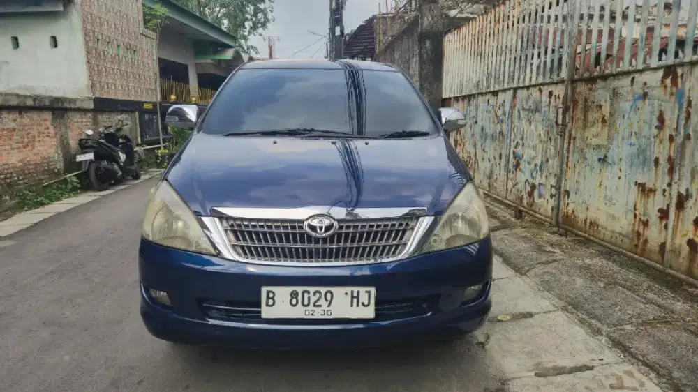 Kijang innova 2.0 V matic bensin 2005