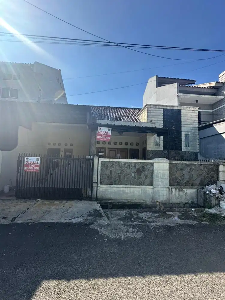 Dijual rumah di Taman Cimanggu Jl Kacapiring