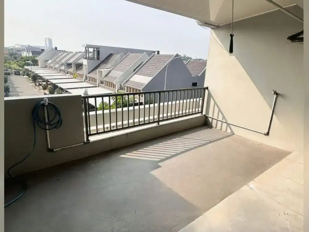 DISEWA RUMAH DI CLUSTER SKY GARDEN GRAND WISATA BEKASI