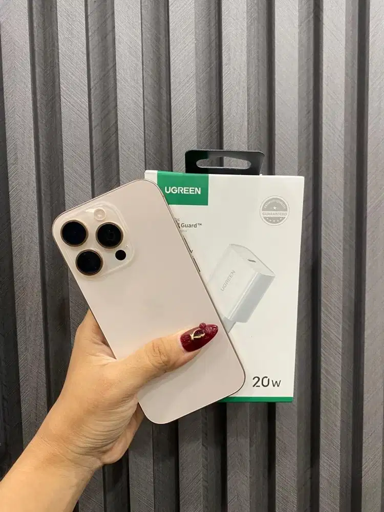 Iphone 16 pro 127Gb iBox + adaptor ugreen