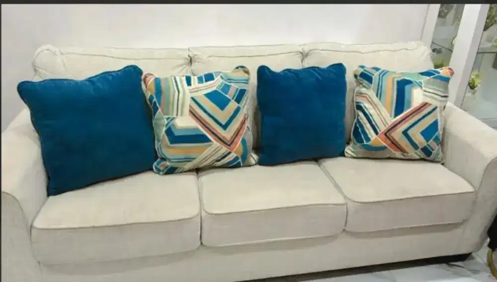 Preloved sofa informa 3 seater
