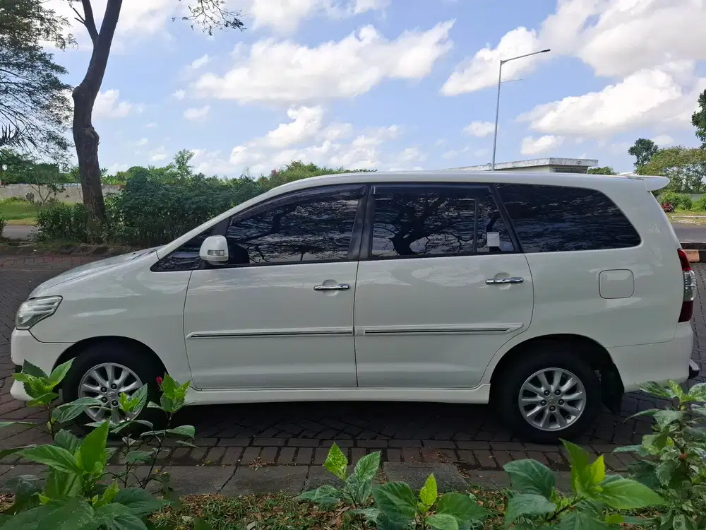 Toyota Kijang Innova 2012 Bensin