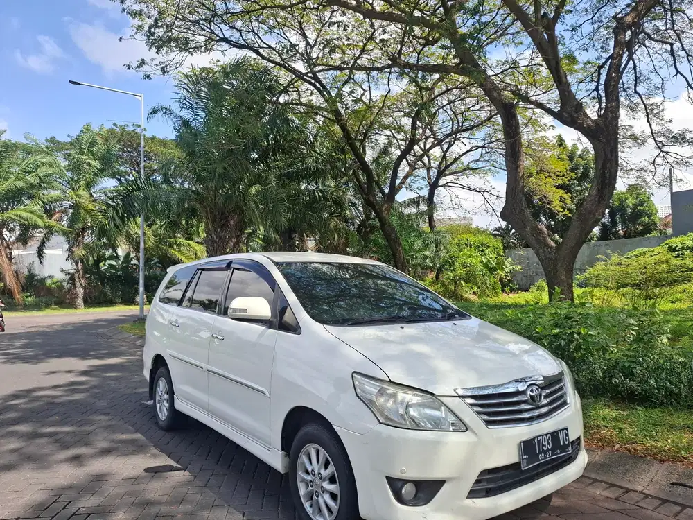 Toyota Kijang Innova 2012 Bensin