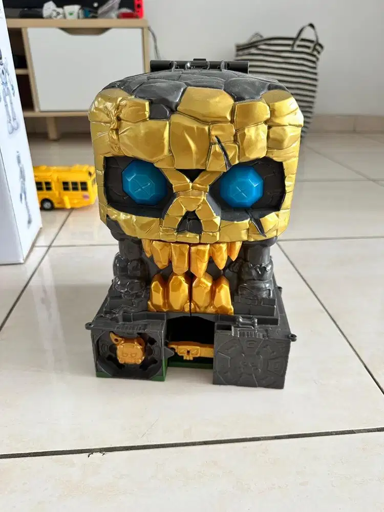 Treasure x lost land skull island