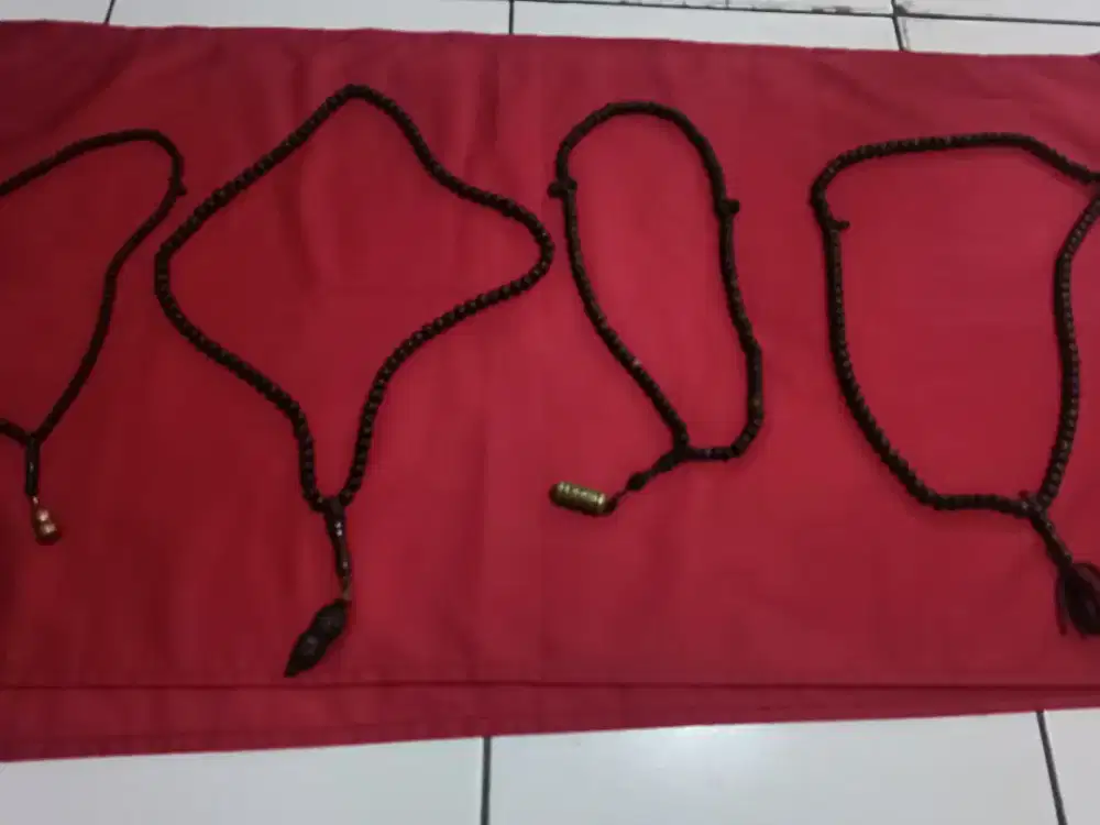 Tasbih kayu langka