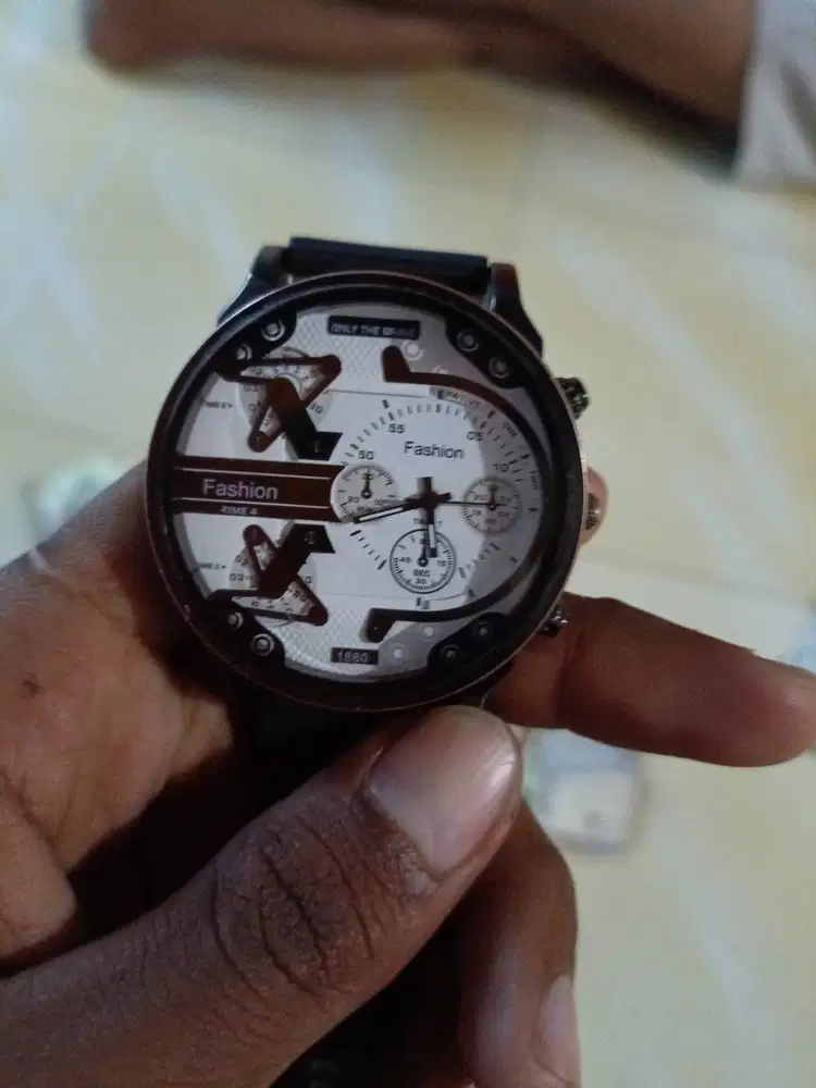 Jam Tangan Pria 1880 Black White Siap Pakai