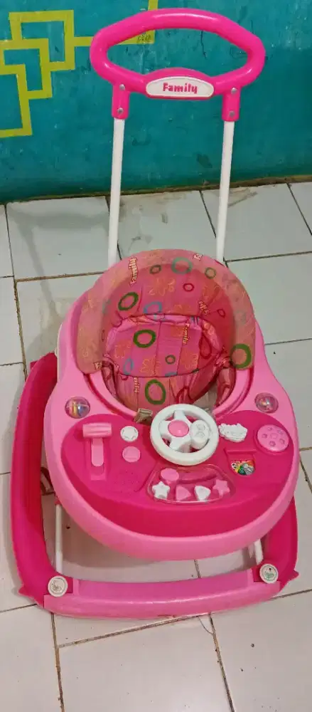 Baby Walker family tipe 2121 warna pink