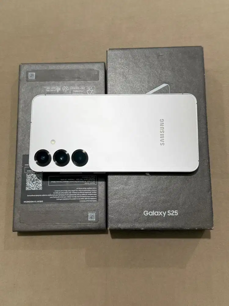 Samsung S25 Basic 12/256 like new