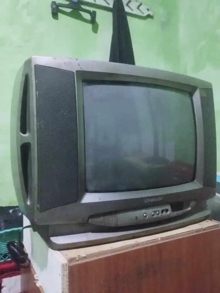 Dijual cepat tv Sharp 14 inc normal