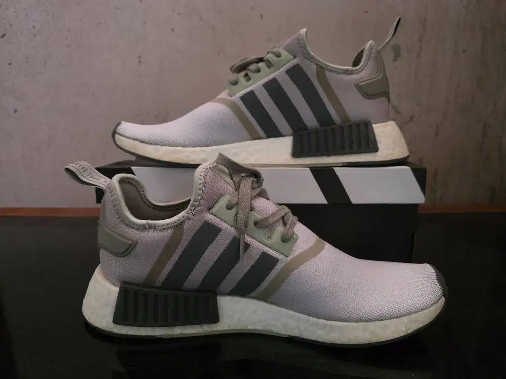 [Preloved] Adidas NMD R1 Sage Green uk. 43