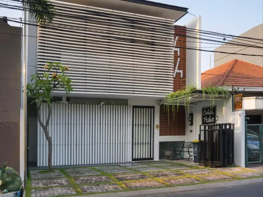DISEWAKAN RUMAH USAHA MANYAR JAYA