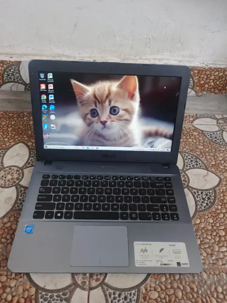 Laptop Asus Ram 4gb ddr4 windows 10 layar 14 inch siap pake (Nego)