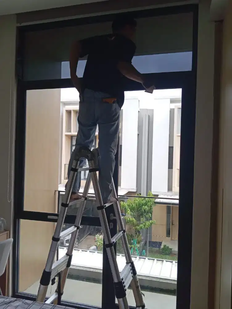 Jasa pemasangan sticker kaca film Rumah