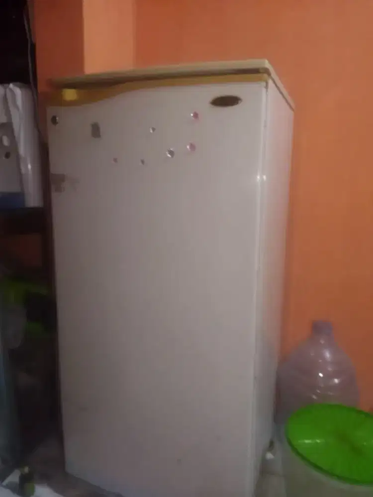 Dijual Kulkas merk Goodstar