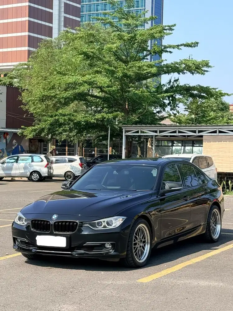 BMW 320i 2015 Bensin