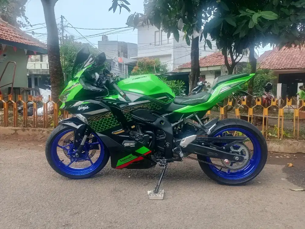 Kawasaki ninja zx25r 2021 like new ABS QS zx250r hijau