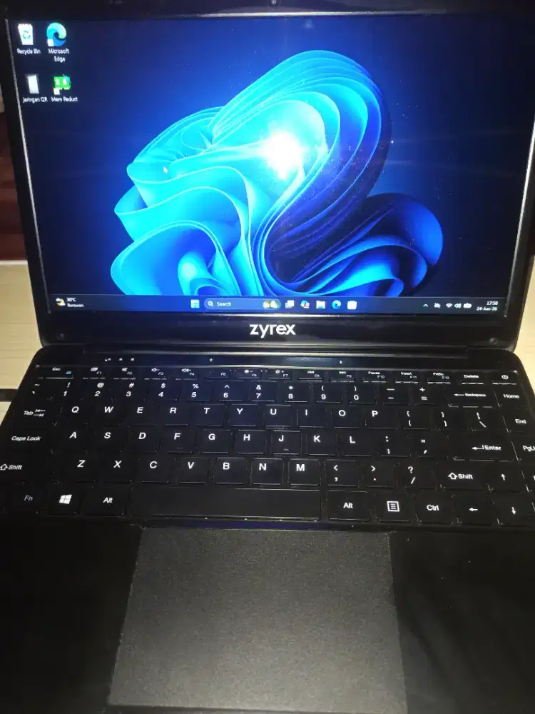 Leptop zyrex sky 232