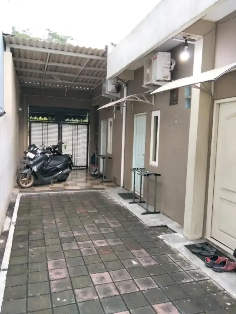 MURAH LEBAR 10 METER RUMAH KOST AKTIF DEKAT MERR UBAYA UPN