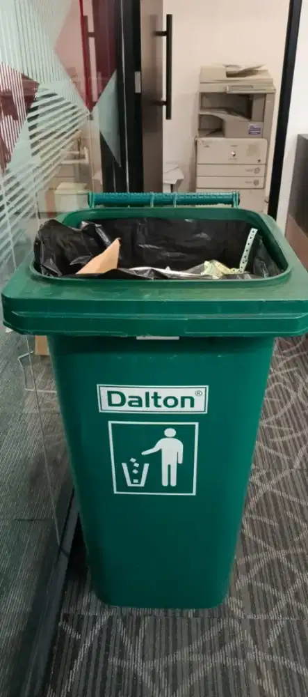 Di Juala 299 unit Tong sampah ukuran 120 Liter merek Dalton [SECOND]