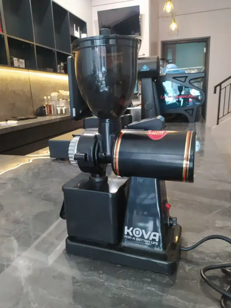 Grinder alat penggiling kopi barista