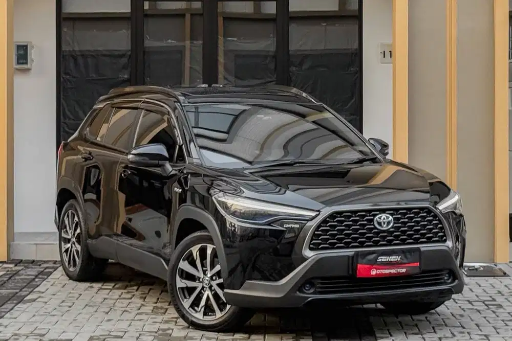 Toyota Corolla Cross 1.8 Hybrid Sunroof AT Matic 2021 Hitam.
