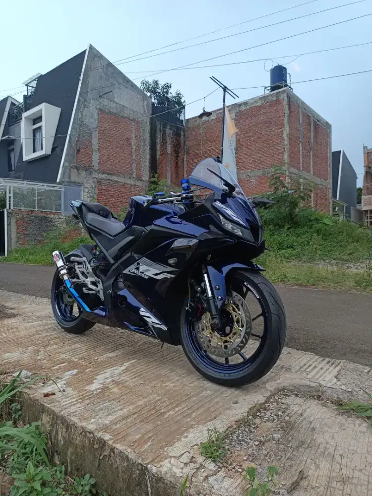 R15 V3  Dijual murah !!!