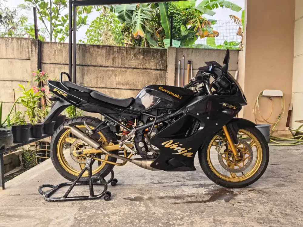 KAWASAKI NINJA 150 RR OLD