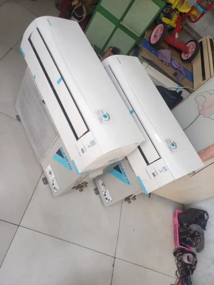 Jual ac daikin 1/2 pk r32 thailan ad 2 unit bkas copotan