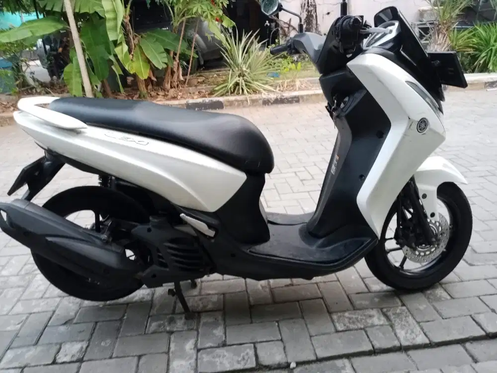 Di Jual Cepat Yamaha Lexi TH 2018 Surat2 Lengkap, tangan pertama.