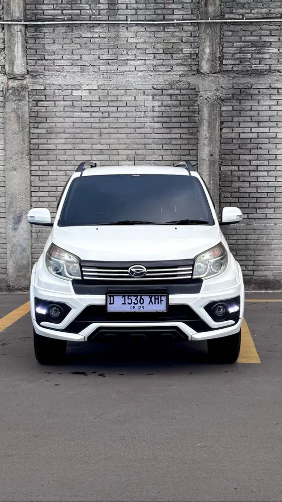 Daihatsu Terios R adventure MT 2016 putih low km