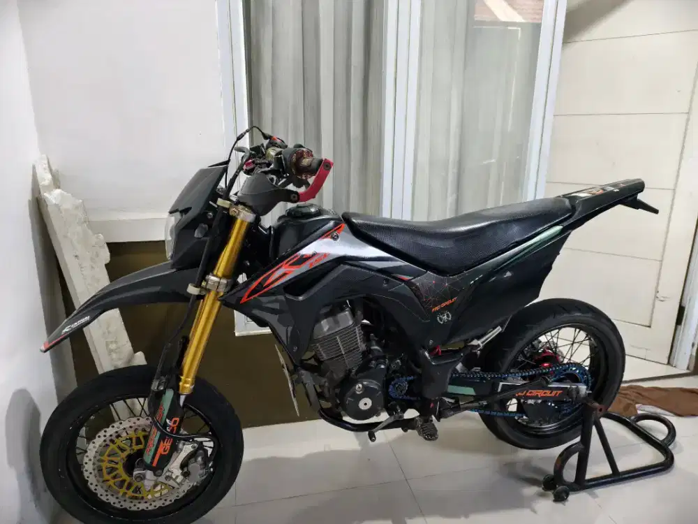 honda crf 150 warna hitam