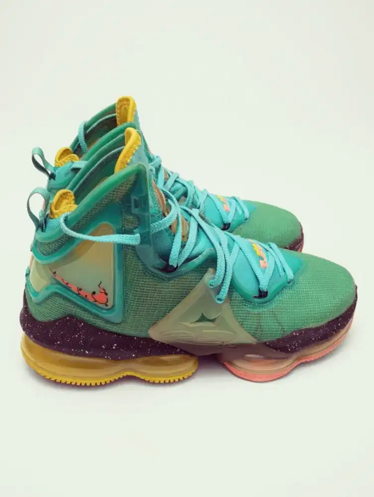 sepatu NIKE LEBRON IX CHRISTMAS EDITION & ADIDAS ADIFOM SUPERSTAR