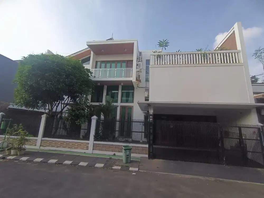 Dijual Rumah Mewah Ada Kolam Renang Di Kemang Pratama Bekasi