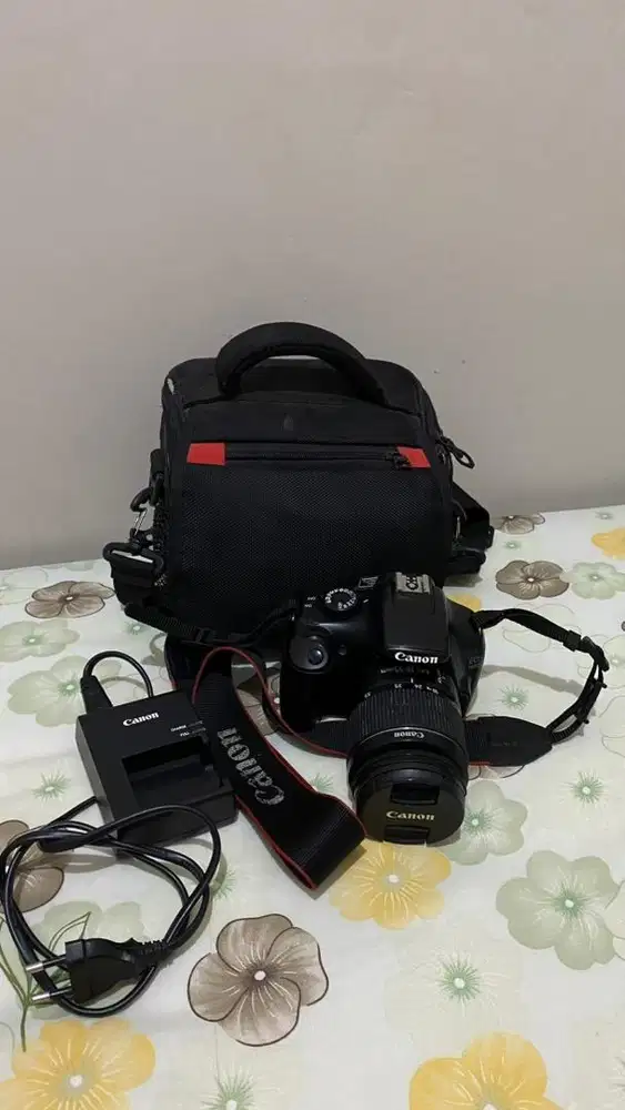 Jual kamera DSLR Canon eos 1100D