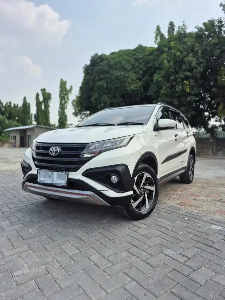 Toyota Rush S TRD A/T Km 49 ribu !