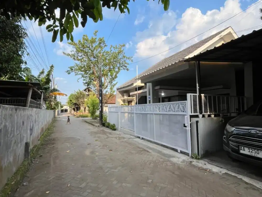 Rumah modern minimalis siap huni di utara stadiun maguwoharjo siap huni.