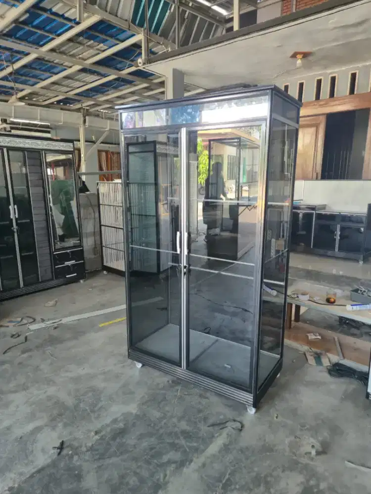 Lemari baju aluminium