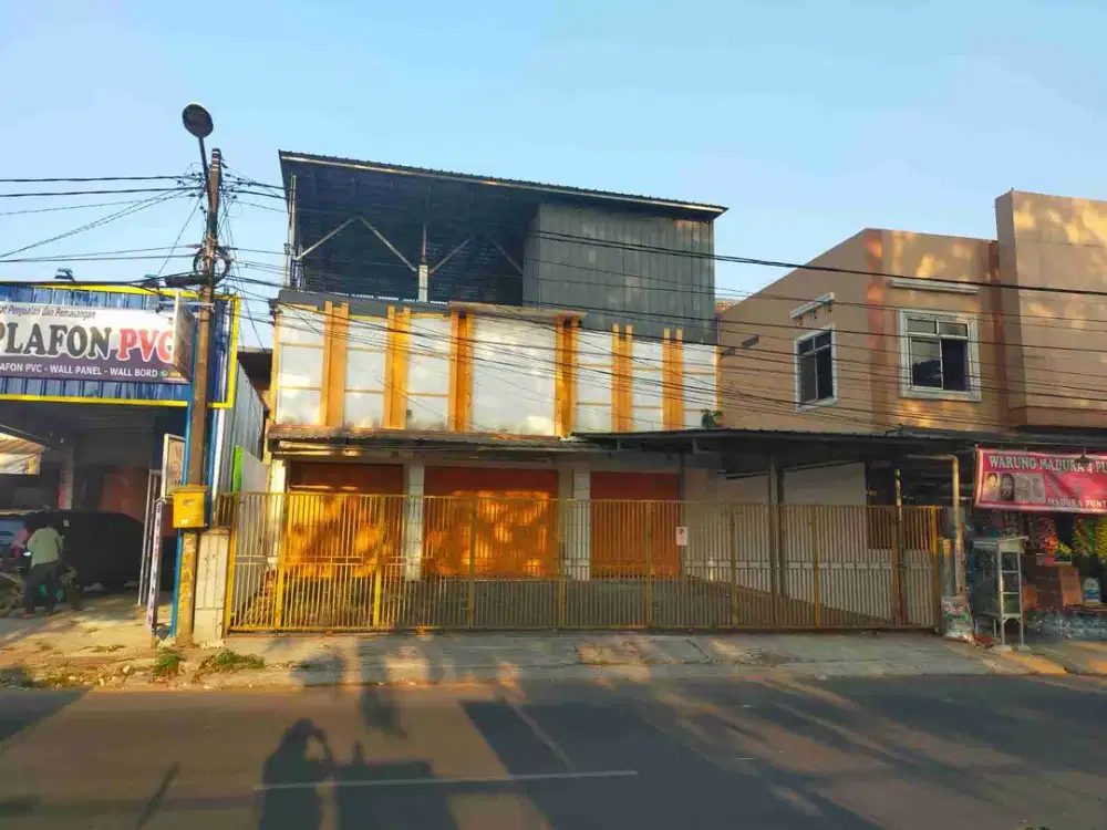 ruko siap  cuan pinggir jalan ramai