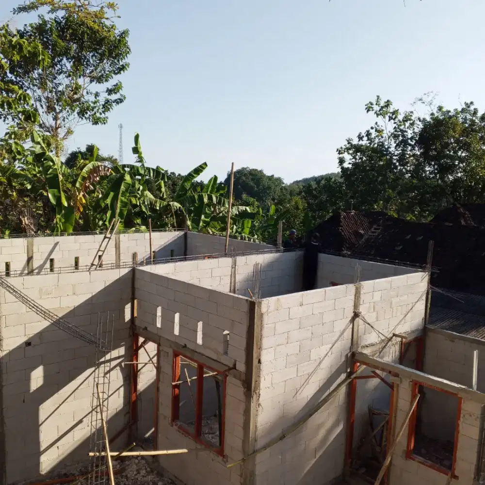 Tukang bangunan serba bisa