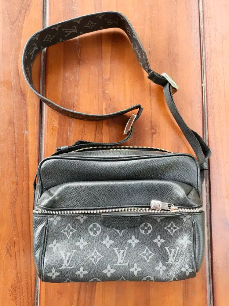 LV ori cambag unisex preloved kondisi baik tinggal pole