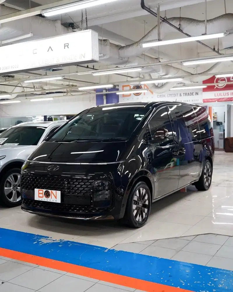 Hyundai Staria Signature 7 Seater 2023