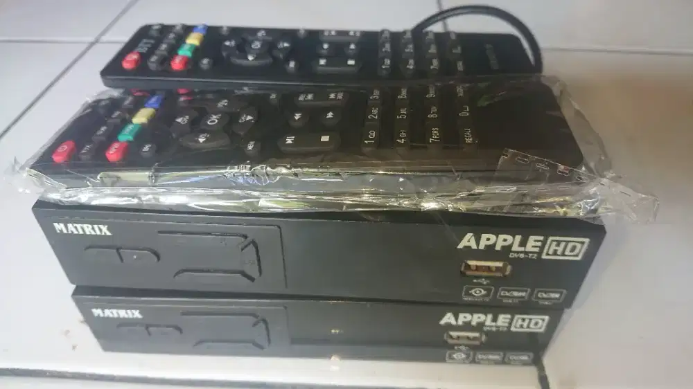 STB DVBT2 MATRIX APPLE MERAH BEKAS NORMAL