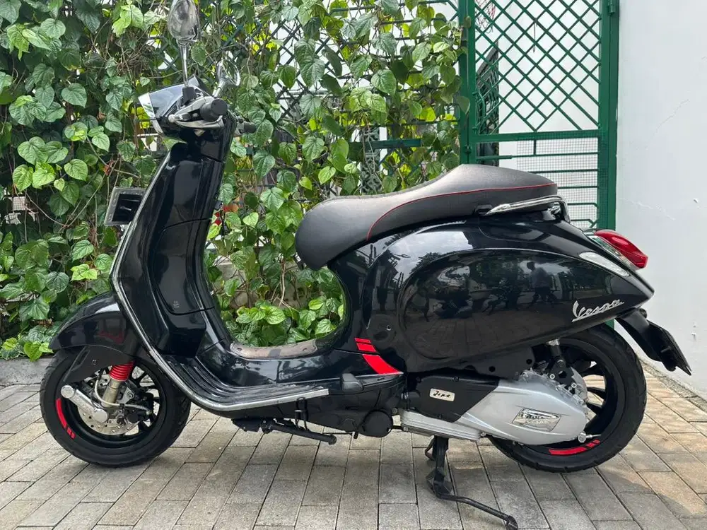 Vespa Sprint 150 ABS Black Limited Edition