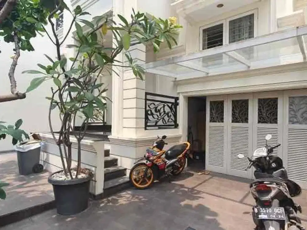DIJUAL HOT DEAL! Rumah Mewah Kebon Kacang, Jakarta Pusat