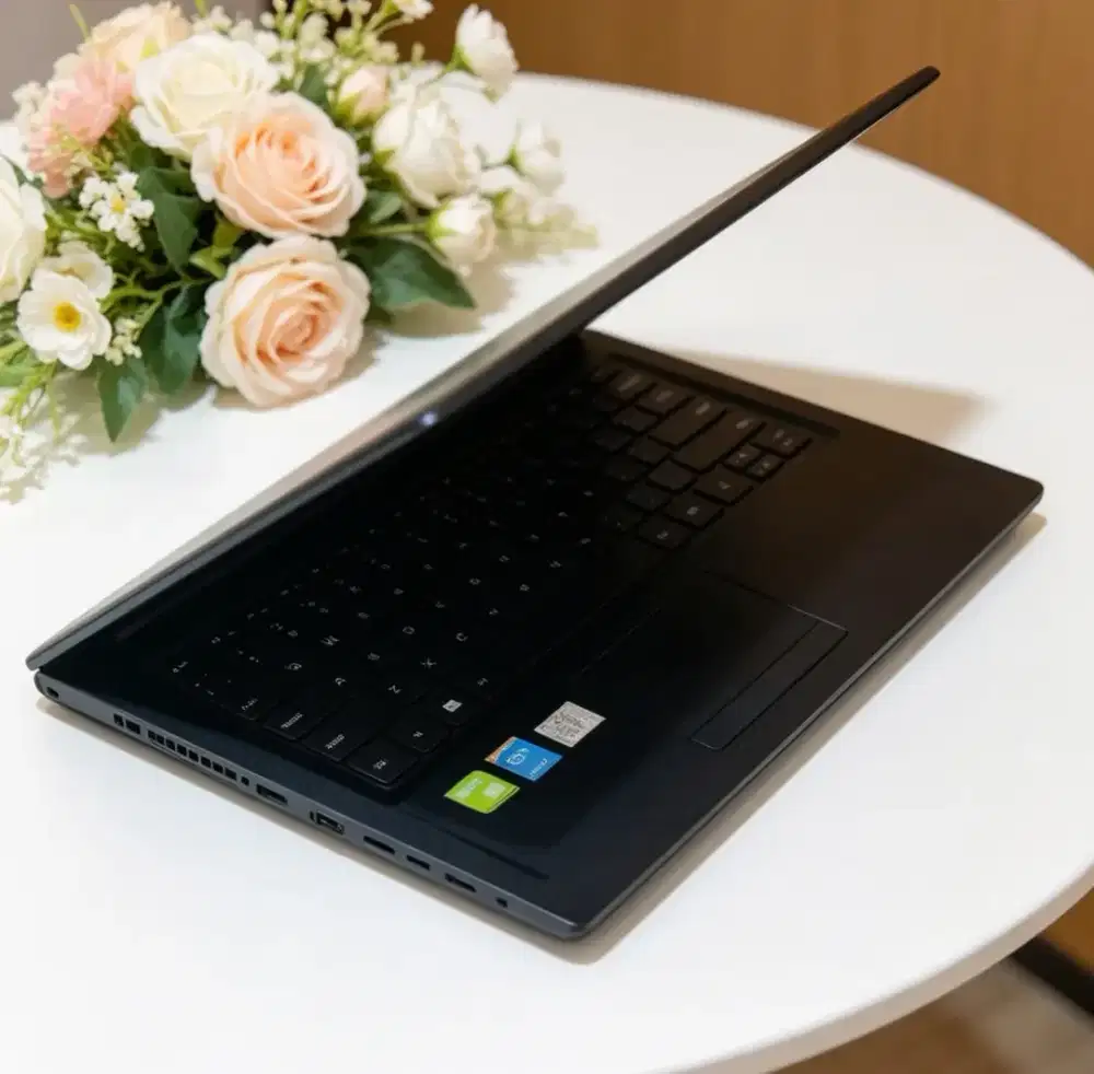Laptop Lenovo ideaped 100-14BD i5 gen 5 eam 4gb HDD 500gb windows 10