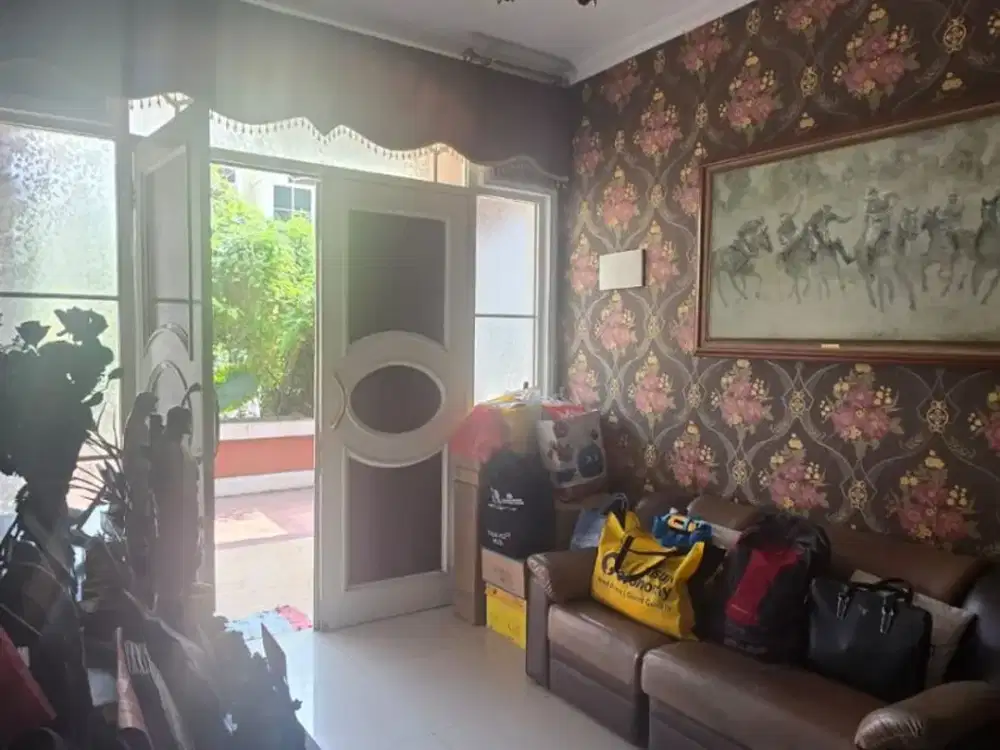 DIJUAL CEPAT RUMAH SEMI FURNISHED TAMAN BELAKANG LUAS @RUMAH FLORENCE PIK 1