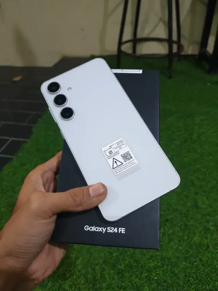 Samsung s24 fe 8/256gb fullset warna gray