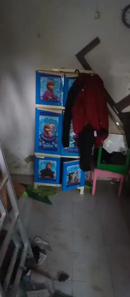 Lemari Bekas 3 pintu